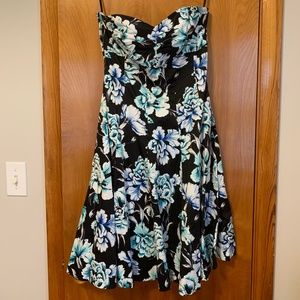 White House Black Market dress - size 10